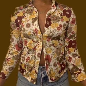 FLORAL, BUTTON UP SHIRT.